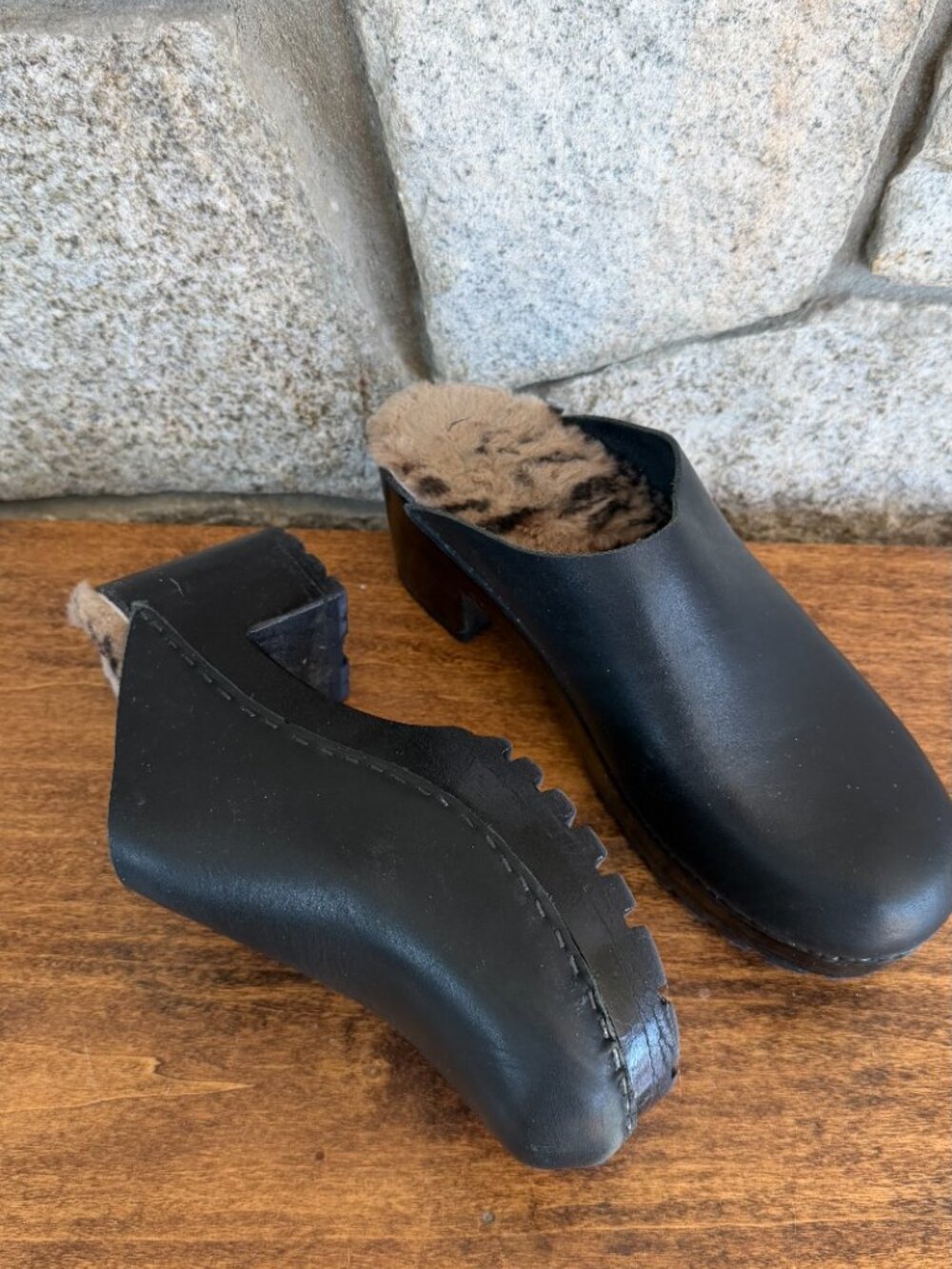 NO. 6 BLACK CLOG